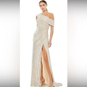 Ieena for Mac Duggal one shoulder ruched sequin gown NWT